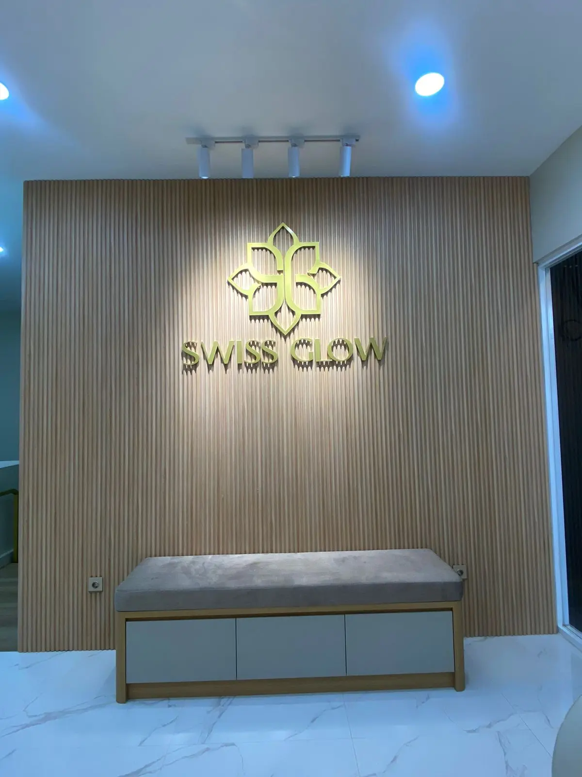 Klinik Kecantikan Swiss Glow